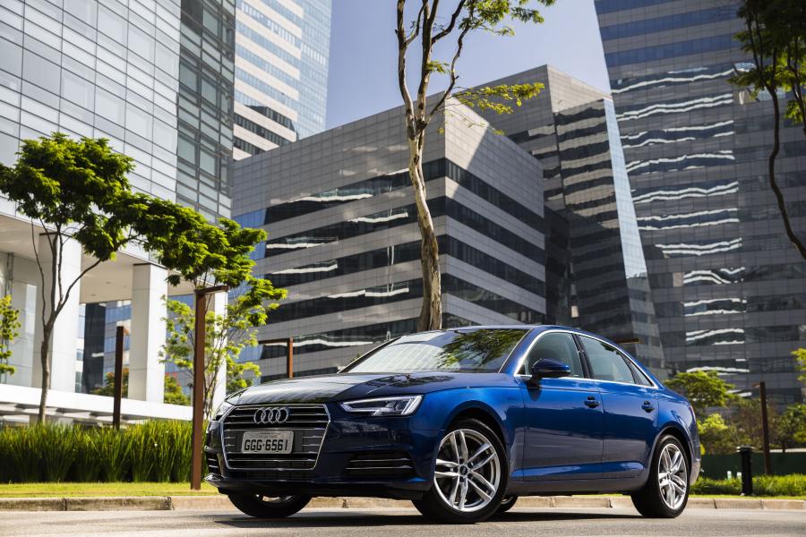  Audi A4 2.0 TFSI (B9) 2016 года  (LA) (фото 17 из 30)